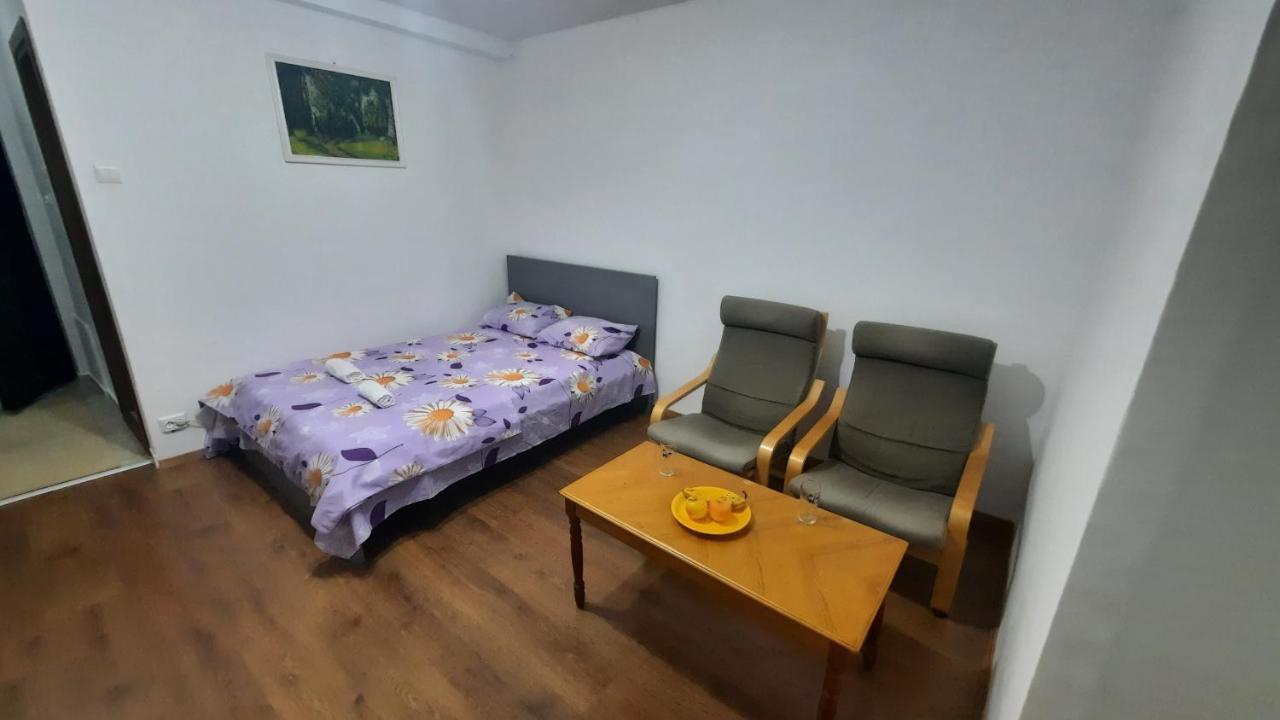 Lovely 1 Bedroom Apartment With Free Street Parking Bucareste Exterior foto